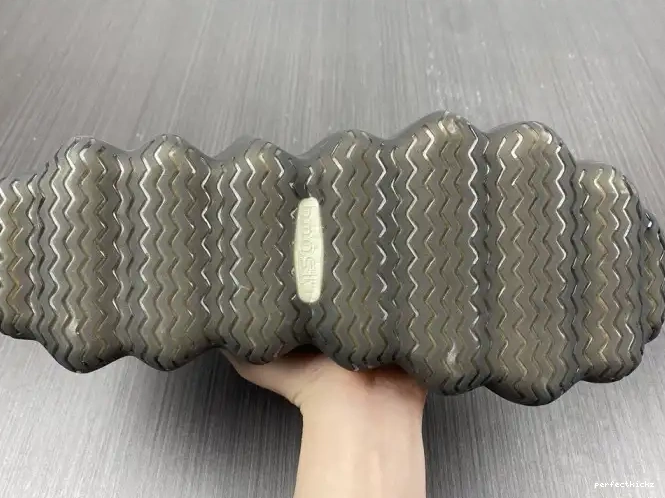YEEZY ADIDAS H68032 400 0519